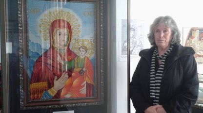 Сийка Тачева, изтъкала копие на чудотворната икона