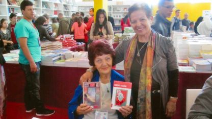 Д-р Вера Китова по време на срещите й с читателите на 20-ия Салон на книгата в Алжир