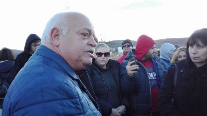 инж. Дончо Атанасов разговаря с жителите на Атия 