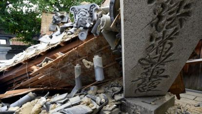 Трима души са загинали и 307 са ранени при земетресението в провинция Осака