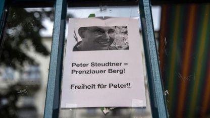 Пред турското посолство в Берлин днес имаше протест срещу обвиненията към Петер Щойднер.