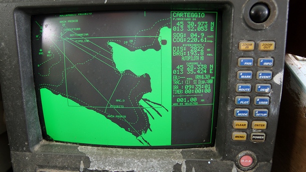 Оспорваният залив Пиран, видян върху стар GPS-монитор