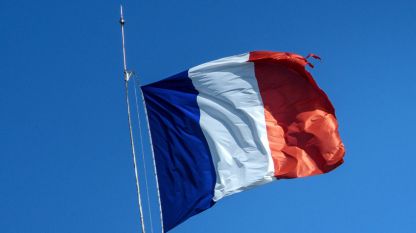 Началникът на френското военно разузнаване е отстранен от поста си заради