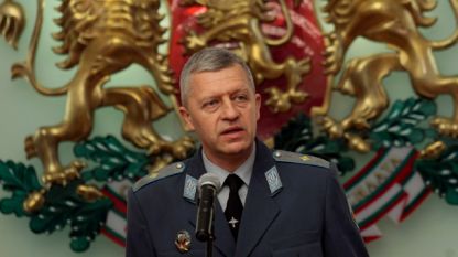 Командирът на ВВС ген.-майор Цанко Стойков