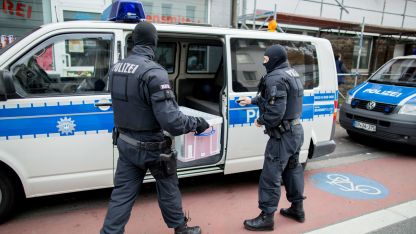 Германските власти предприеха мащабна акция срещу предполагаеми неонацистки екстремистки клетки