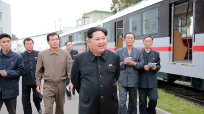 Лидерът Ким Чен-ун прие някои пазарни методи, но санкции заради оръжейни програми и пандемията спъват икономиката.