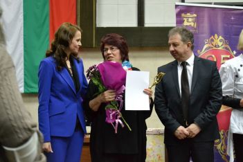 Виолета Стойчева със Светлана Йорданова и Борис Ячев