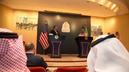 Майк Помпейо на пресконференция в Рияд със саудитския си колега Адел ал Джубейр. Той бе приет и от крал Салман