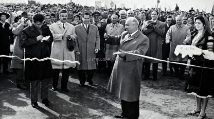 5 ноември 1963 г. - Тодор Живков открива първите мощности в новопостроения металургичен комбинат Кремиковци - денят е обявен за официален празник на металурга