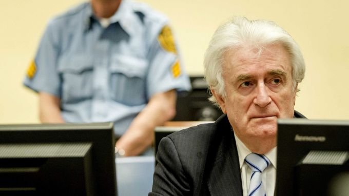 Бившият лидер на босненските сърби Радован Караджич, осъден за геноцид