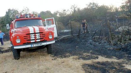 Под контрол е пожарът край елховското село Лесово
