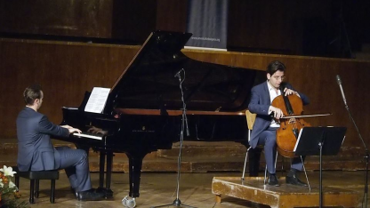 Валентин Радутиу (виолончело) и Евгени Божанов (пиано)