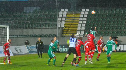 El equipo del Ludogorets ha aplastado al visitante Pirin de Gotse Delchev, por 5:0, y de esta manera ha regresado a la cumbre en la tabla de clasificaciones.