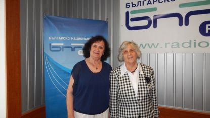 Янка Маринова и Нели Кирилова (от ляво надясно на снимката)