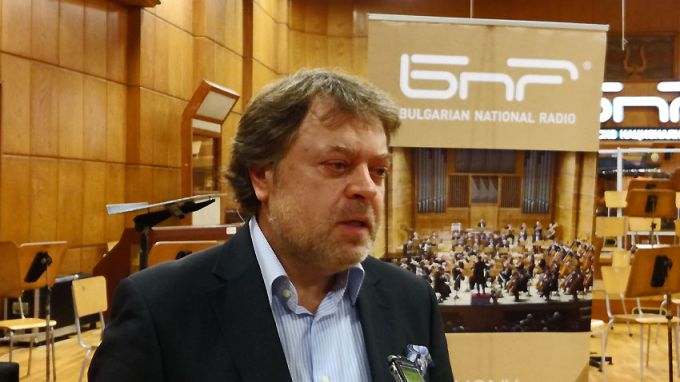 Маестро Кадин е първият чуждестранен главен диригент на симфоничен оркестър в България