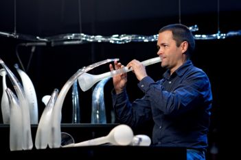 Ледено-стъклените инструменти на норвежците Терйе Исунгсет и Арве Хенриксен са впечатляващи и като визия, и като звук