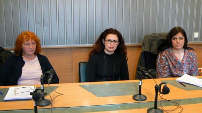 На снимката (отляво надясно): Валя Бурова, Елена Енева и Марина Колчагова.