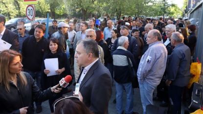Генералният директор на БНР Александър Велев (в центъра) изрази солидарност с протестите на творците, които започнаха в началото на седмицата.