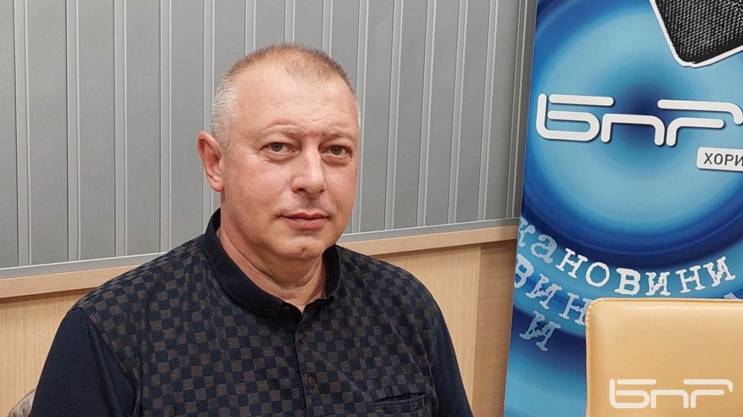  Костадин Костадинов 