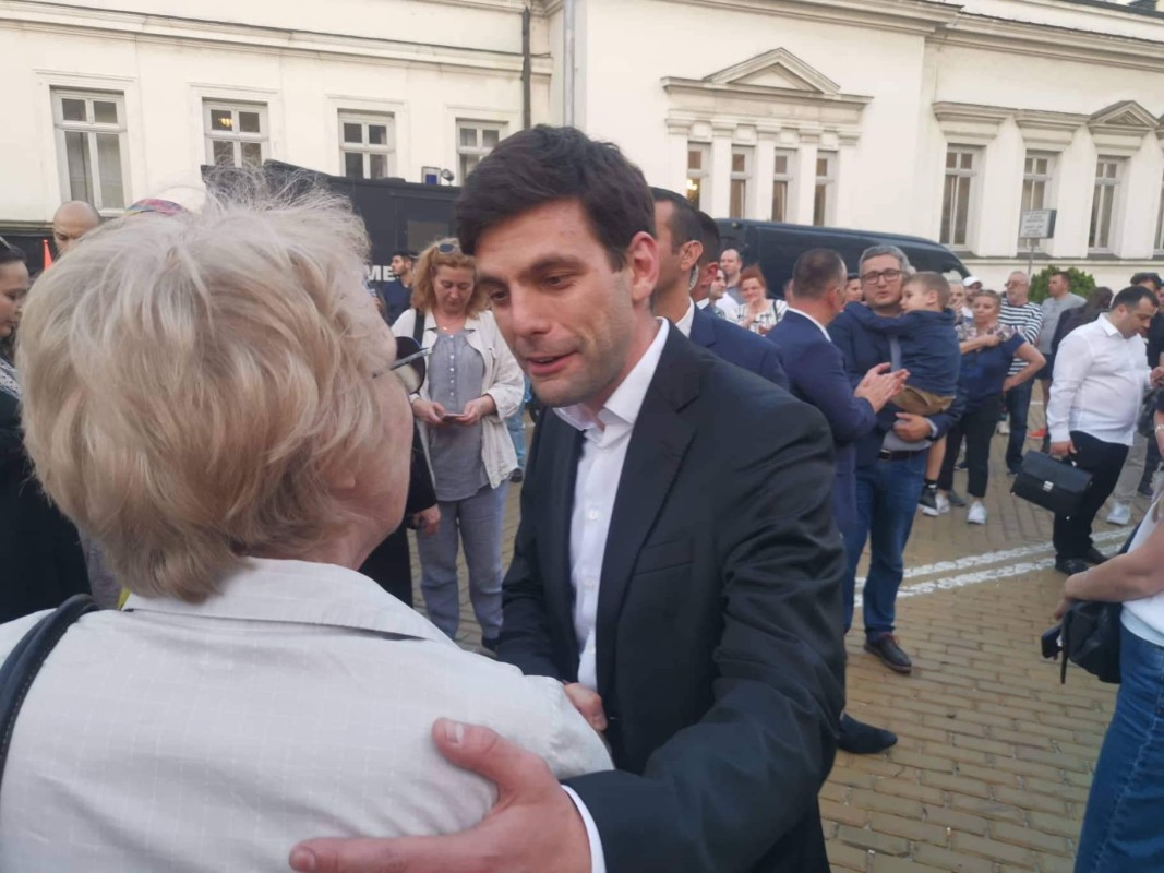 Никола Минчев измежду протестиращи