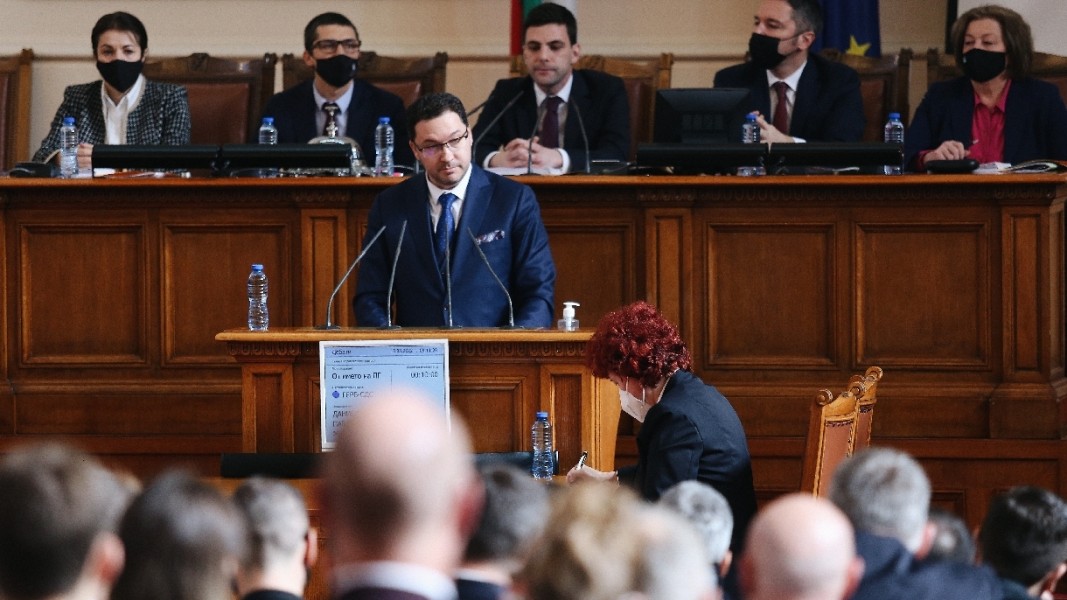  Данел Митов прочете декларацията на ГЕРБ Снимка: БГНЕС 