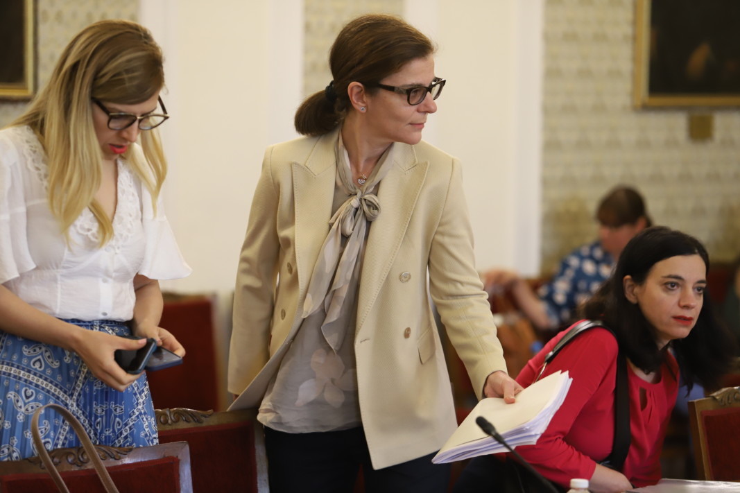  Министърът на външните работи в оставка Теодора Генчовска беше изслушана от Външната парламентарна комисия/ Снимка: БГНЕС 