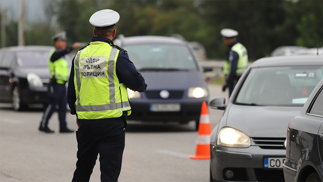 Traffic police conduct wide-ranging vehicle control - News