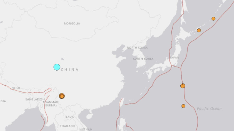 Земетресение с магнитуд 7,3 по скалата на Рихтер удари в