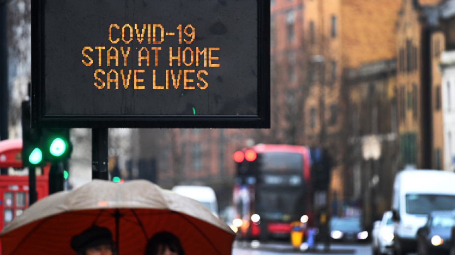 Великобритания отбеляза вчера втората годишнина от първото затваряне заради Covid-19