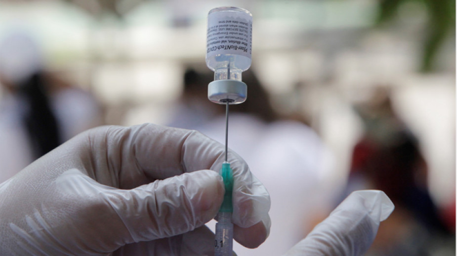 Две седмици след началото на детската ваксинация срещу Covid-19, Испания вече е приложила първа доза на 28.5