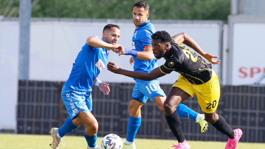 Отборите на Левски и Ботев (Пловдив ) завършиха 1:1 в