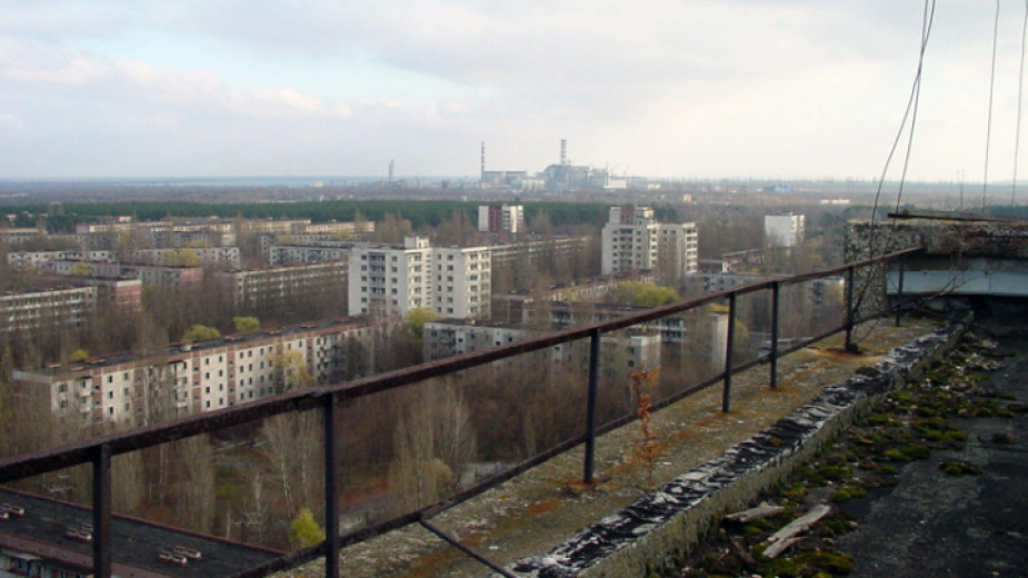 Гледка към Чернобил от град Припят