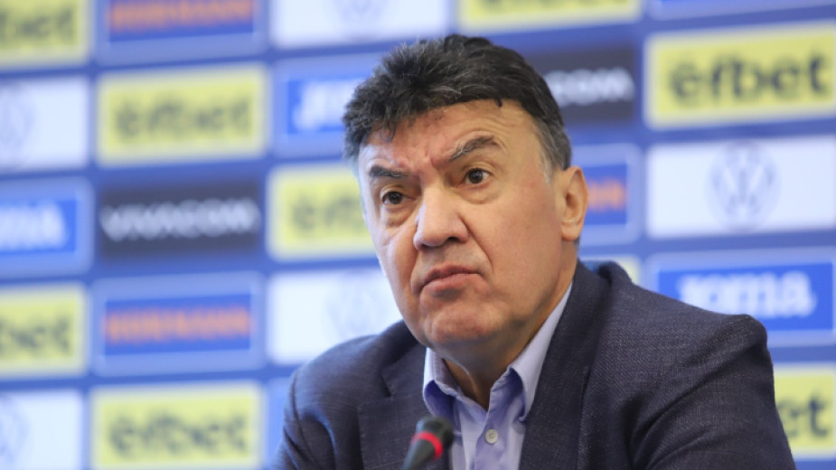 Президентът на Българския футболен съюз (БФС) Борислав Михайлов ще води
