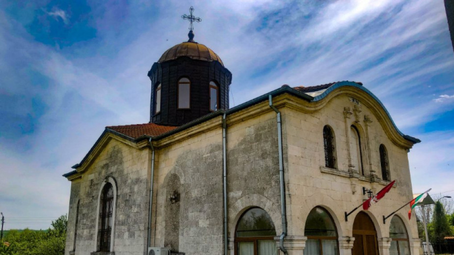 Kisha „Shën Dhimitër i Selanikut“ (Mirovliti) u ndërtua midis viteve 1876 dhe 1892