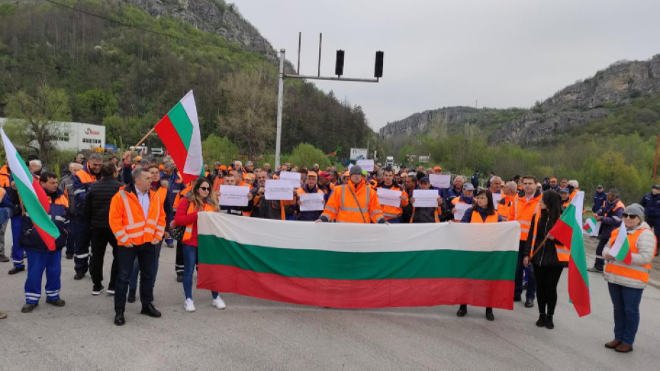 Работниците в най-голямата пътностроителна фирма в област Велико Търново няма