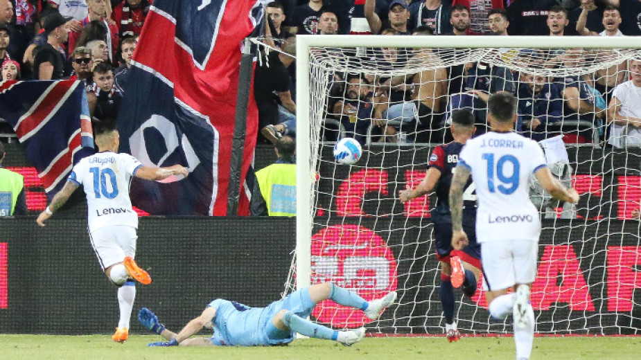 Лаутаро Мартинес вкара два гола и Интер победи с 3:1