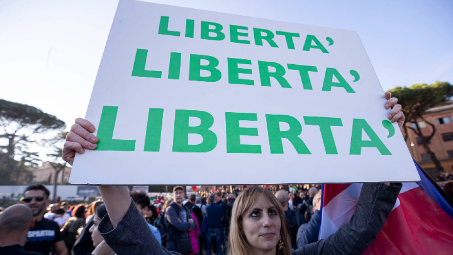 В цяла Италия се проведоха протести срещу Covid мерките на правителството,