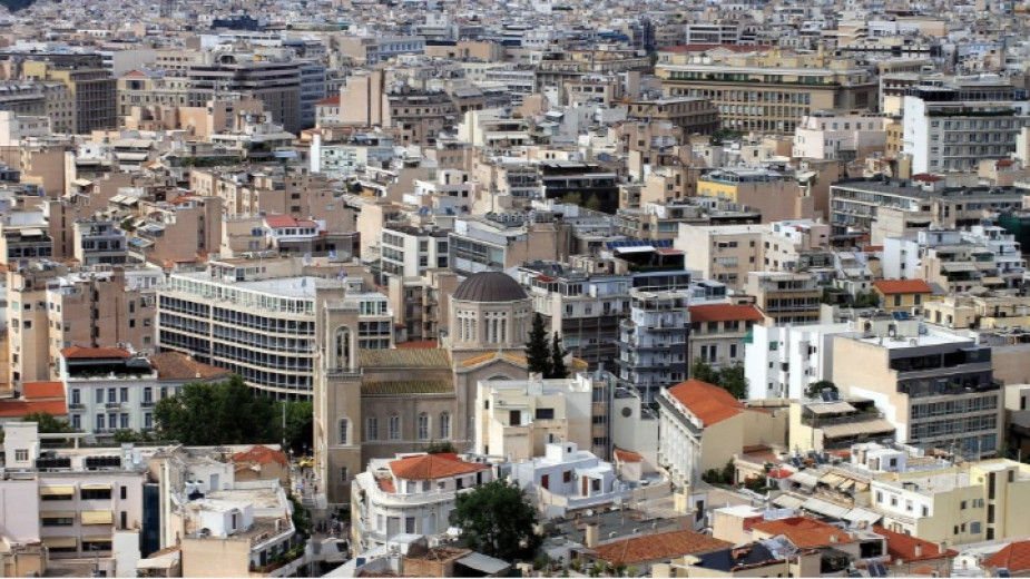 Τα ελληνικά νοικοκυριά μείωσαν τις δαπάνες για διακοπές λόγω του πληθωρισμού
