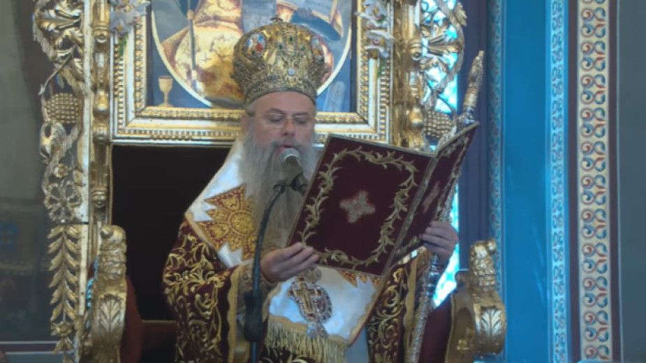 Пловдивчани изпълниха храма Света Марина“, където митрополит Николай оглави празничната