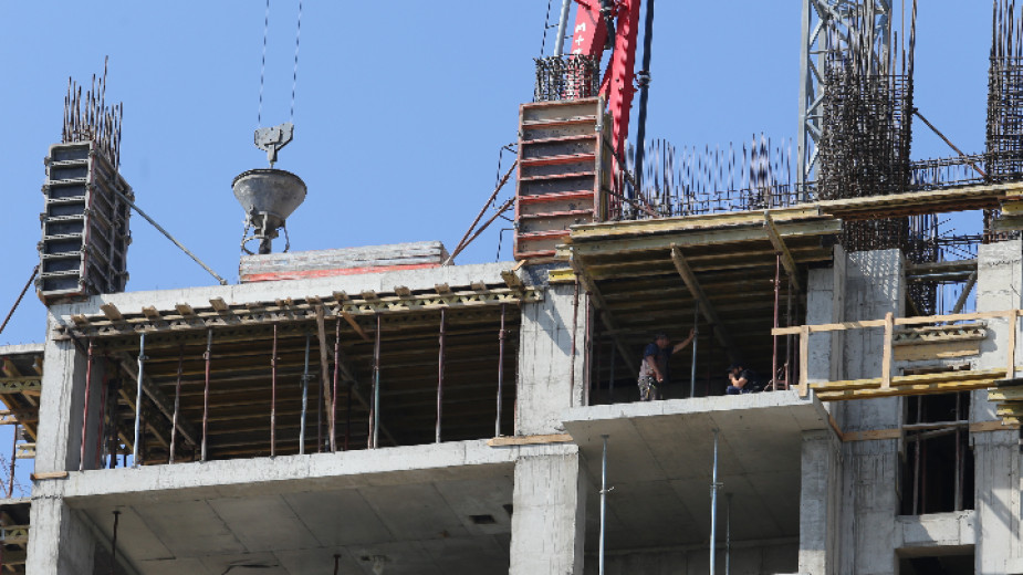 По предварителни данни на Националния статистически институт броят на въведените