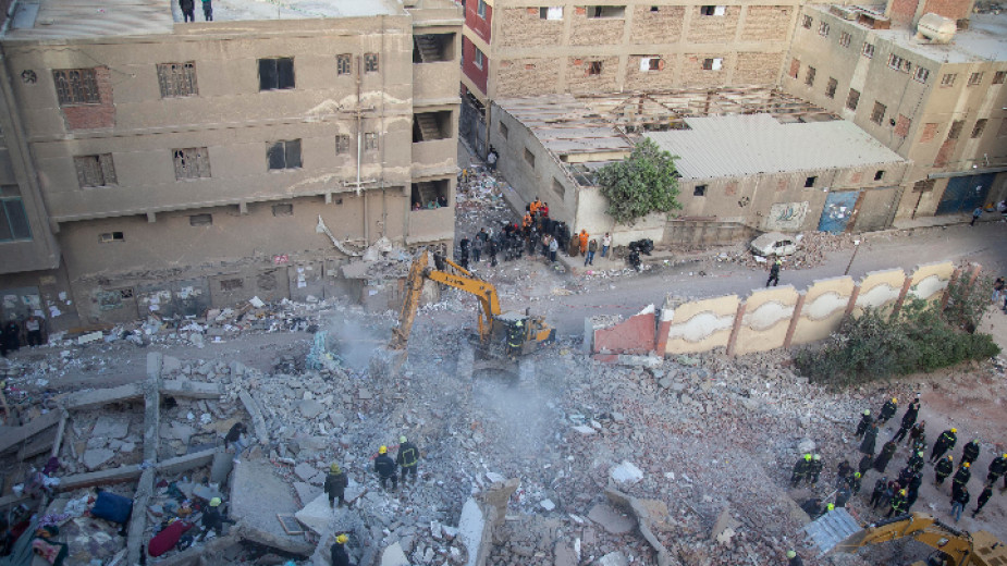 Броят на загиналите при срутването на деветатажен жилищен блок в