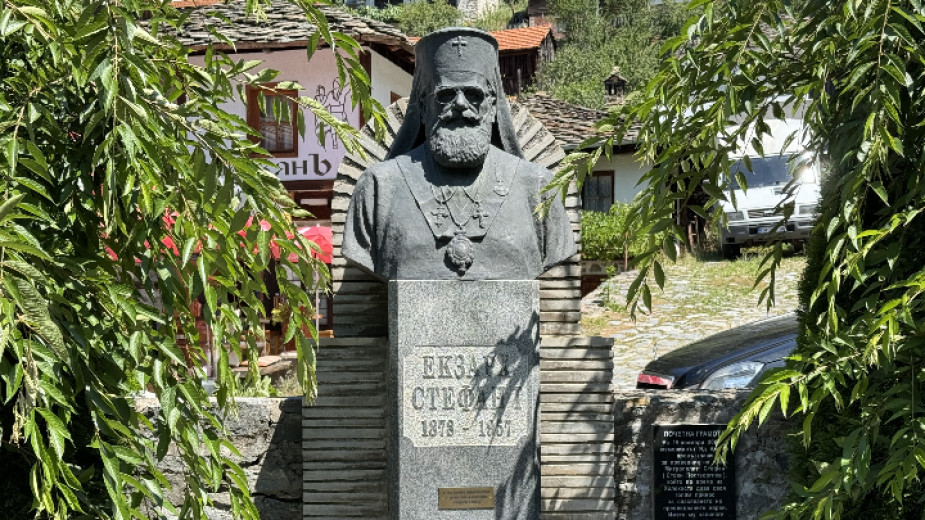 Monumenti i Ekzarkut Stefan I në Shiroka Llëka