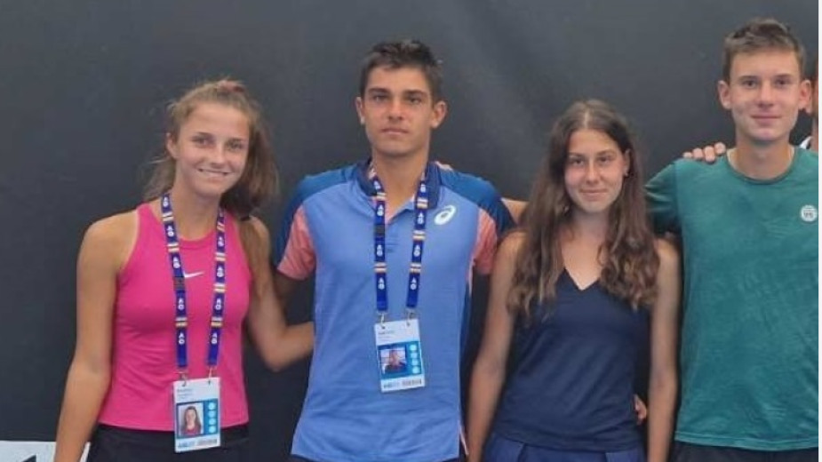 Българските тенис таланти Илиян Радулов, Адрияно Дженев, Росица Денчева и
