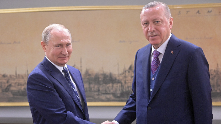 Турският президент Реджеп Ердоган разговаря над час с руския държавен
