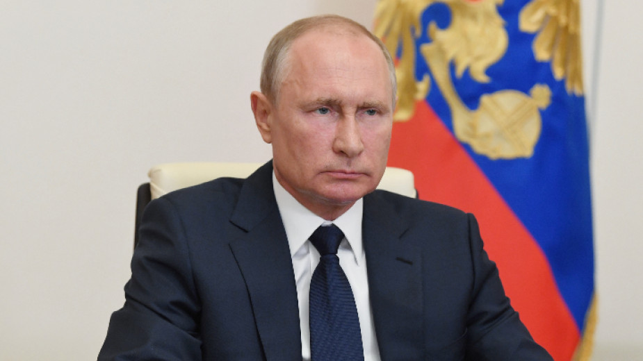 Руският президент Владимир Путин коментира днес . Попитан по време