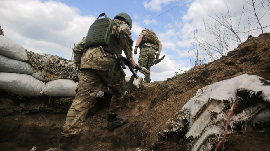 Тежки сражения се водят Донбас, но макар и да има