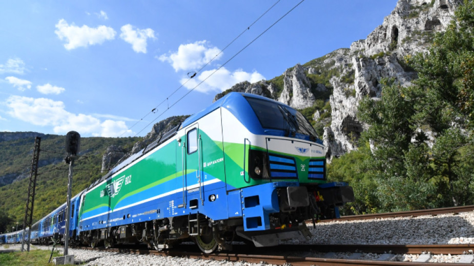 БДЖ пускат от днес два допълнителни влака по направлението София