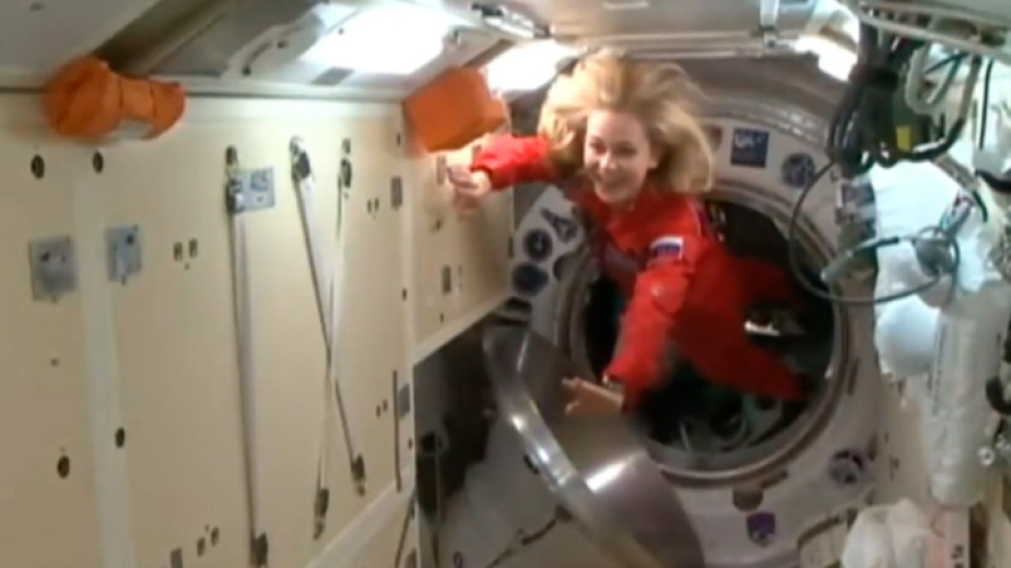 След две седмици снимки в Космоса днес в 7,35 часа