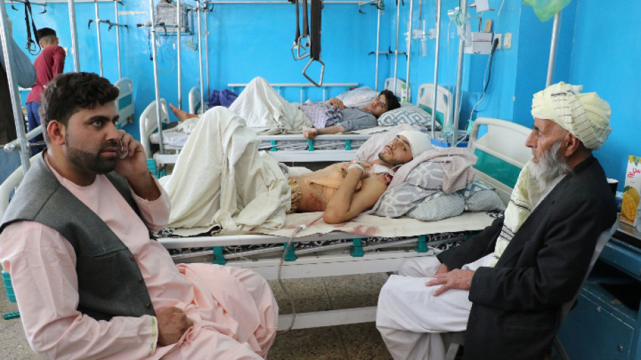 Здравната система на Афганистан е пред колапс, след като чуждестранните