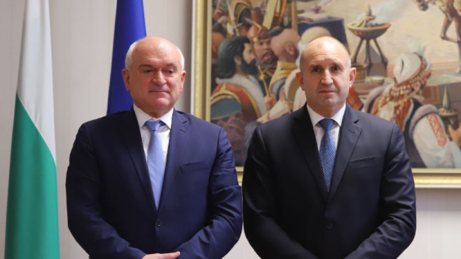 Premierul interimar Dimitar Glavchev și președintele Rumen Radev